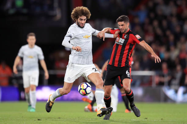 显示出他对 显示出他对